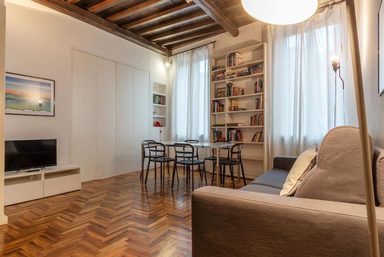 Casa Isabella Al Colosseo - FromhometoРим Екстериор снимка