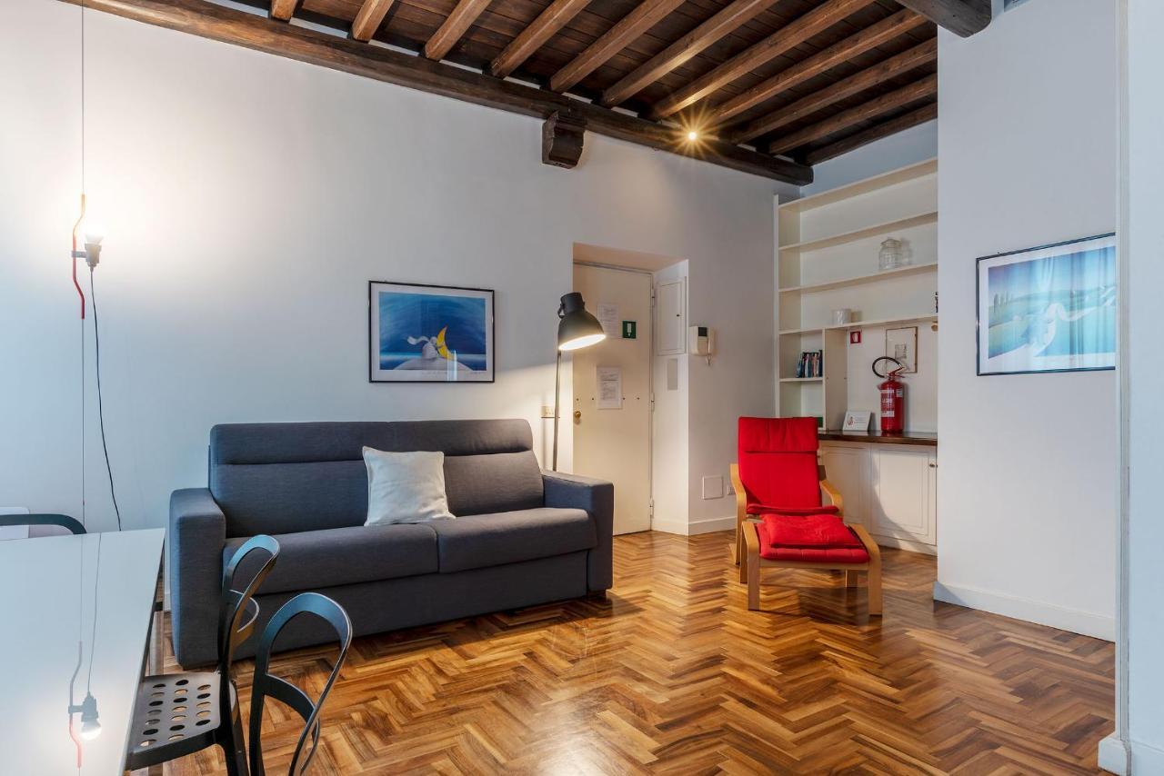 Casa Isabella Al Colosseo - FromhometoРим Екстериор снимка