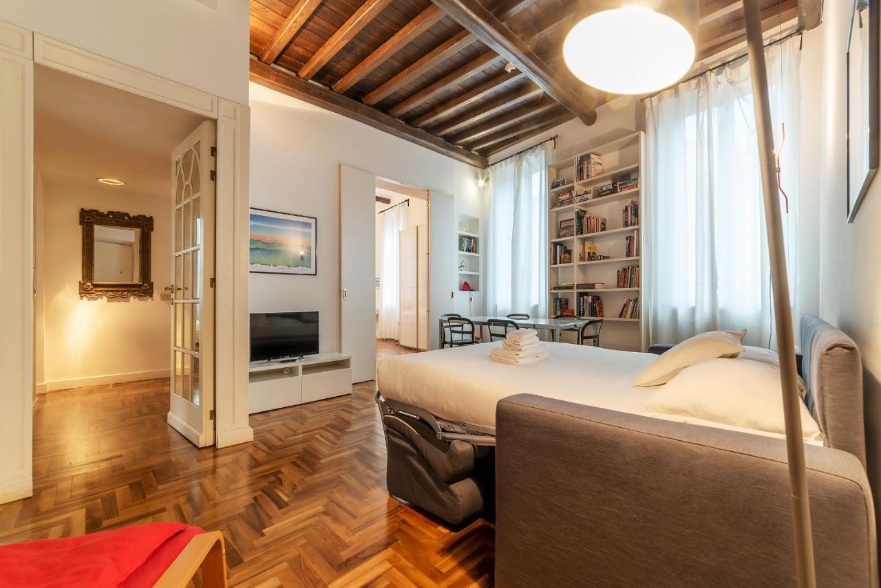 Casa Isabella Al Colosseo - FromhometoРим Екстериор снимка