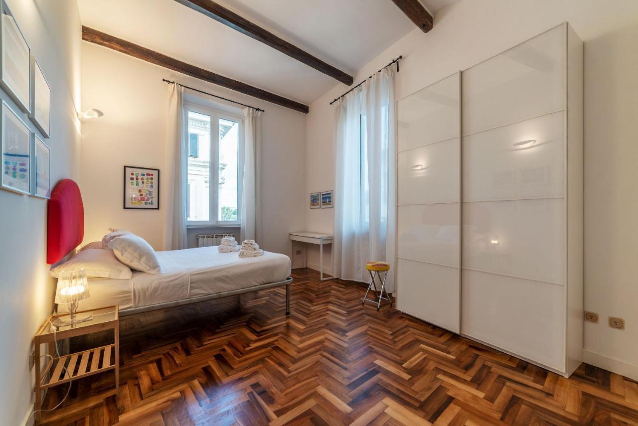 Casa Isabella Al Colosseo - FromhometoРим Екстериор снимка