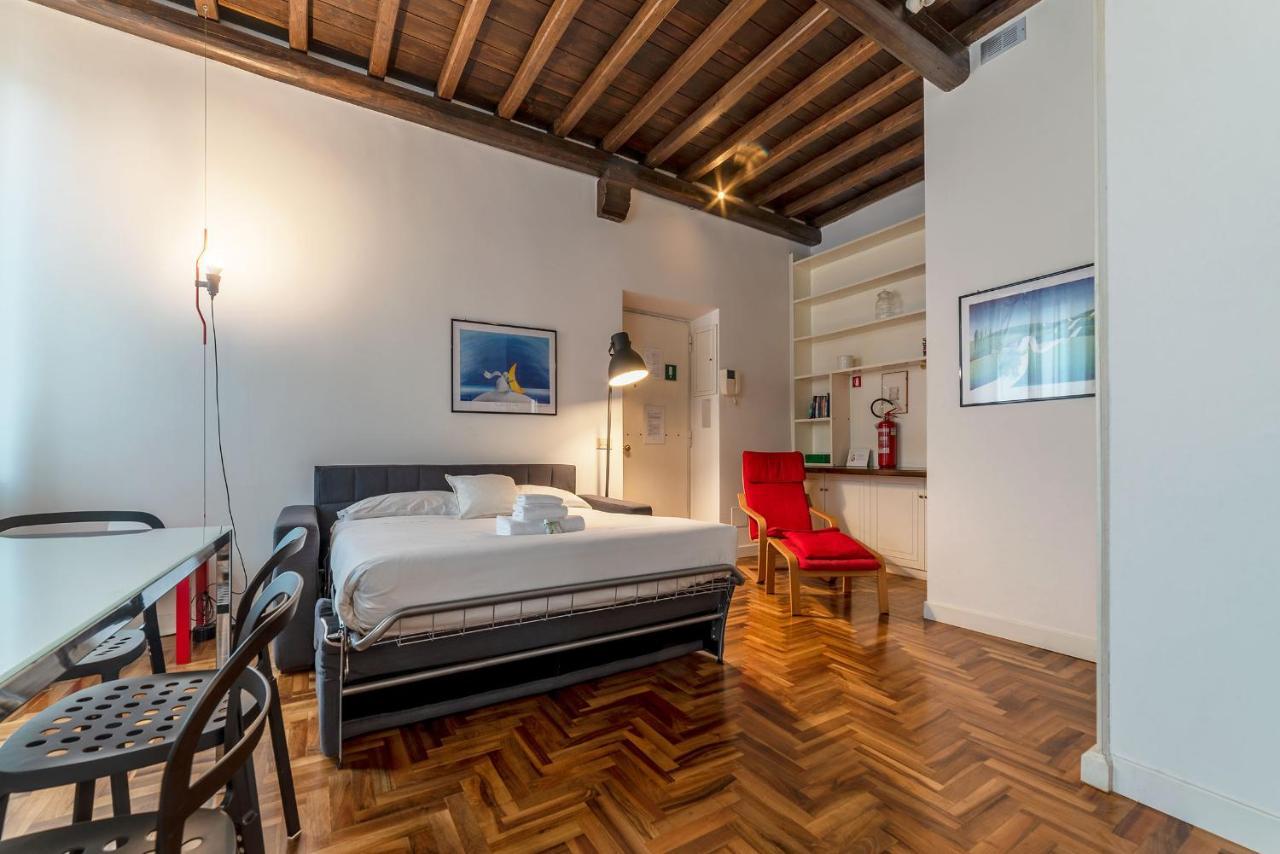 Casa Isabella Al Colosseo - FromhometoРим Екстериор снимка